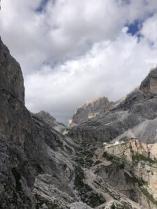 Dal 541 guardando i rifugi Vajolet e Preuss